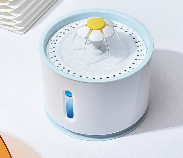 Fuente de agua automática con luz LED para mascotas - Image 3